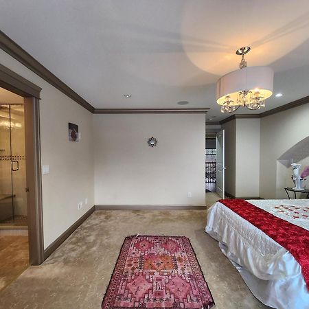 Empress Madani Palace Hotel Surrey Eksteriør bilde