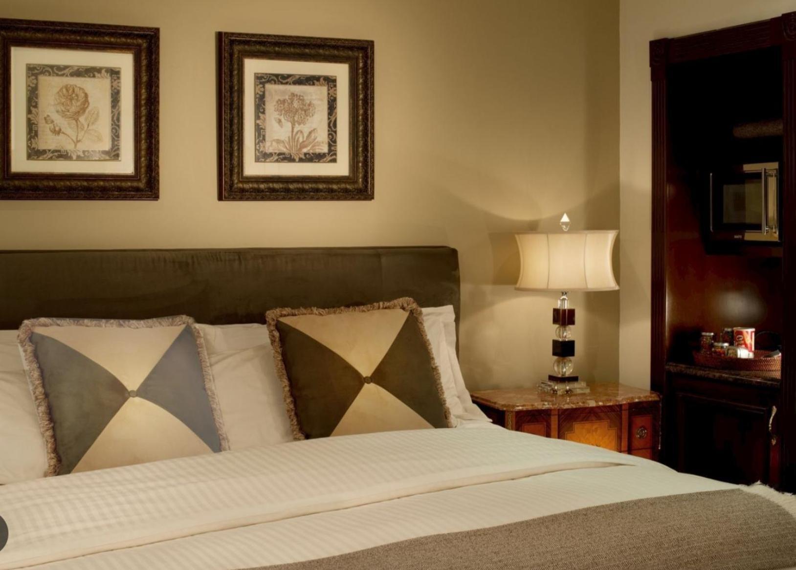 Empress Madani Palace Hotel Surrey Eksteriør bilde