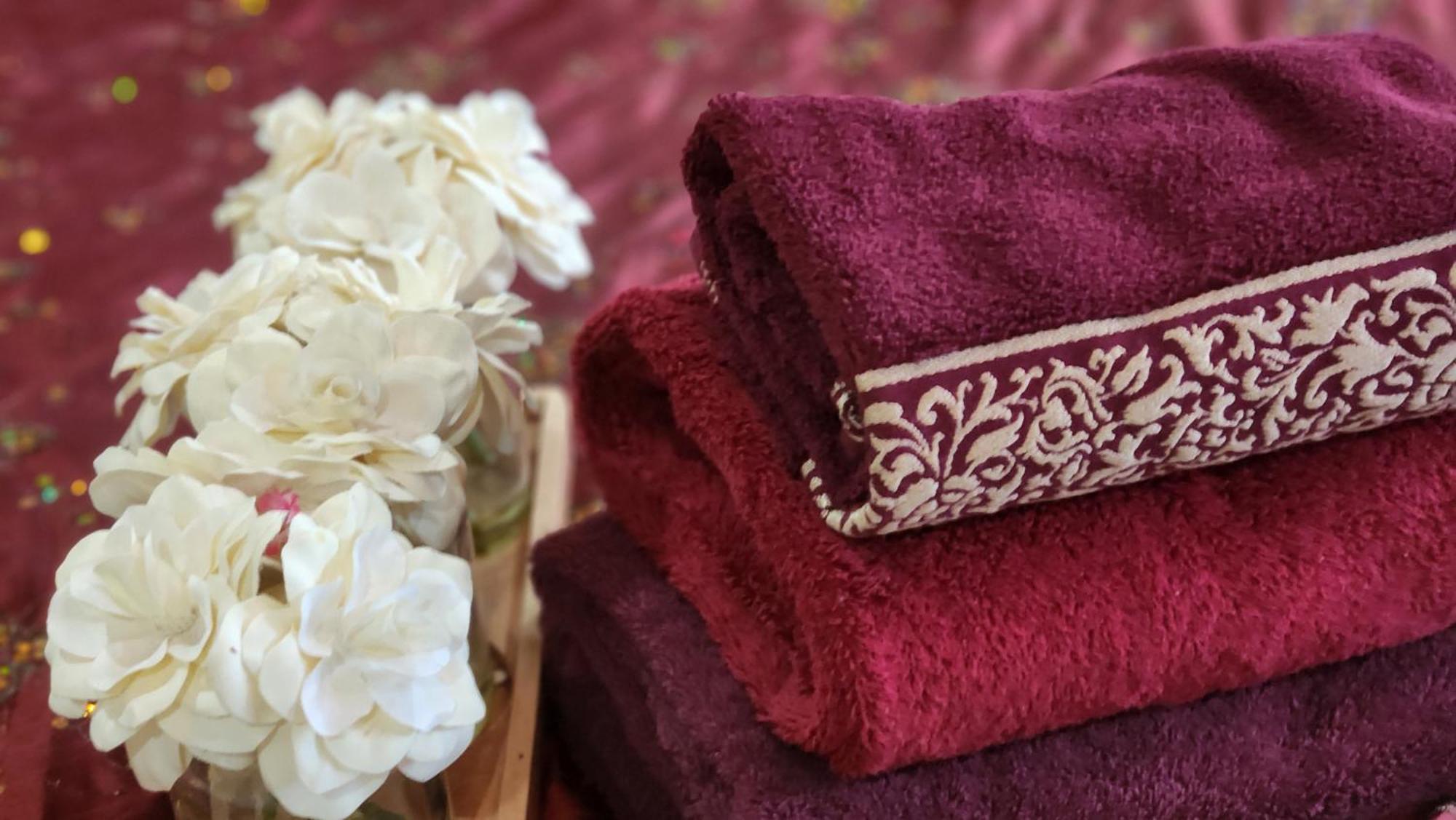 Empress Madani Palace Hotel Surrey Eksteriør bilde